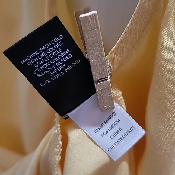 TORRID YELLOW TANK TOP EMBROIDERED EYELET CAMISOLE SLEEVELESS V NECK BLOUSE 1X - Picture 9 of 12